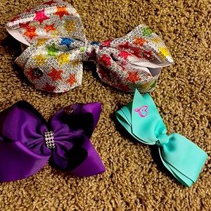Three set of JoJo bows